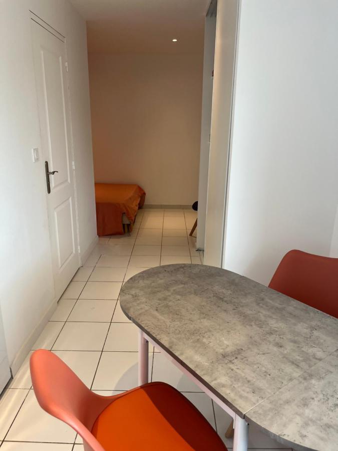 Hauteurs De Toulon : Charmant Studio Piscine Esterno foto